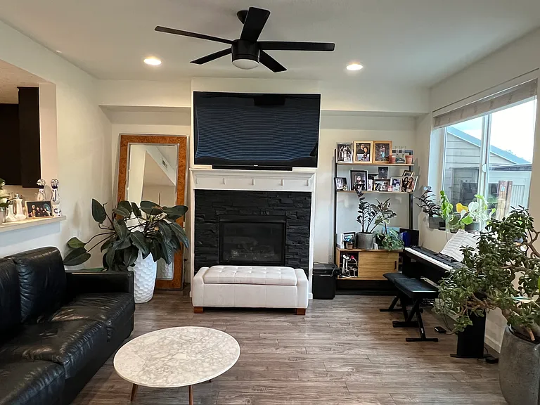 10562 NE Park Ridge Way — Photo 3