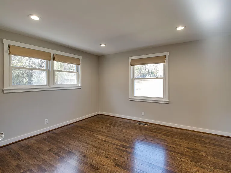 6398 Temple Rd — Photo 13
