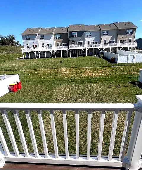 98 Extrovert Dr — Photo 30