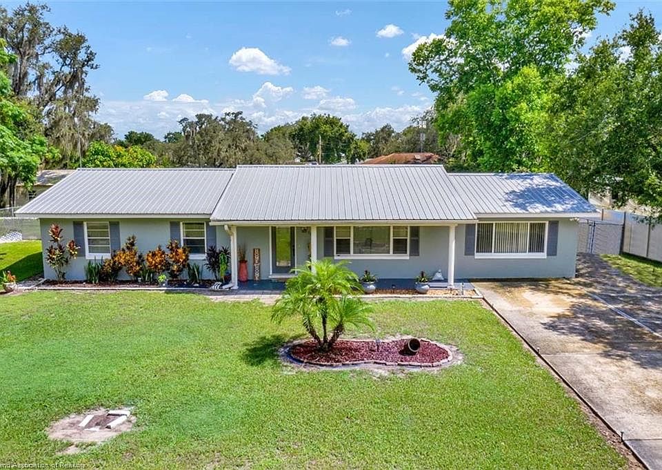 1st image of 1819 Bignonia Dr