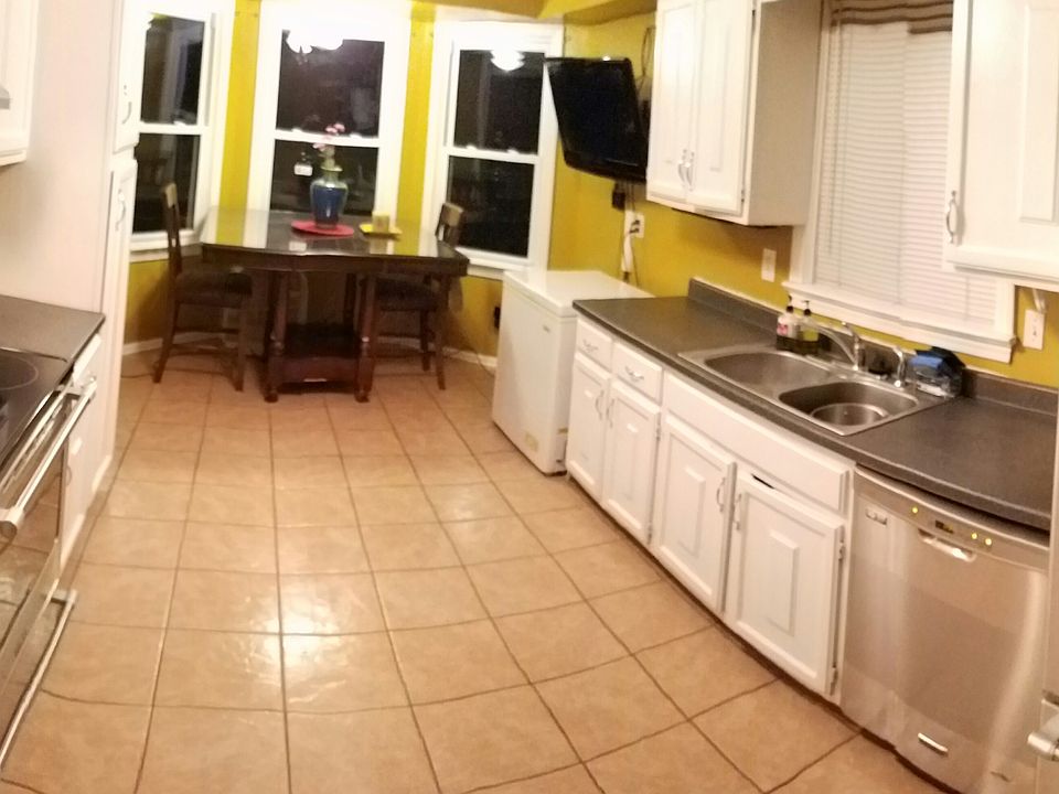 1st image of 2820 Shiflett Ct
