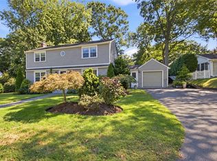 139 Woodstock Ln, Cranston, RI 02920