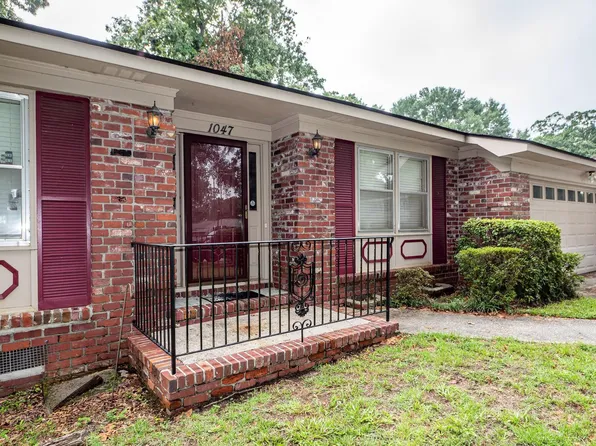 1047 Yeamans Hall Rd, Hanahan, SC 29410