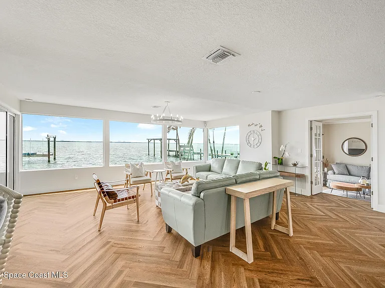 1110 S Banana River Dr — Photo 36