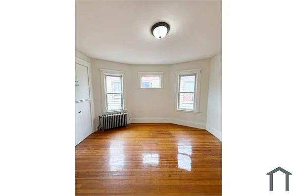 Building Photo - 5 Saint William St #3