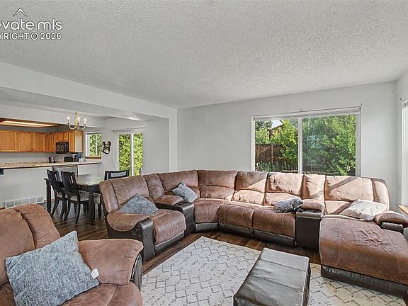 4th image of 6270 Ashridge Ct