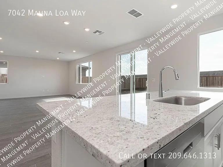 7042 Mauna Loa Way — Photo 37