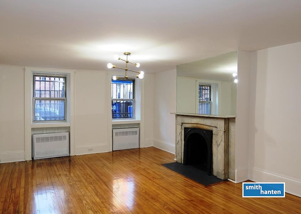 1st image of 164 Hoyt St #1