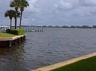 100 Waterway Dr S APT 105, Lantana, FL 33462