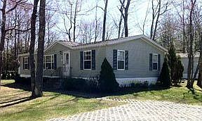 1st image of 4 Rockland Dr
