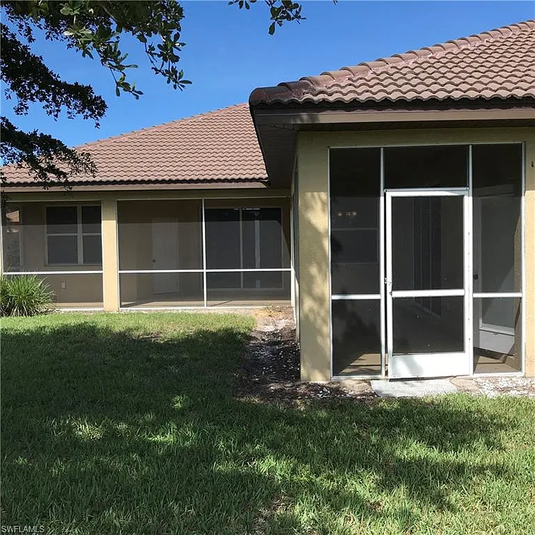 4 bed, 3.0 bath, 2555 sqft, $3,500 — Photo 3