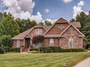106 Rushbrook Cir, Tullahoma, TN 37388