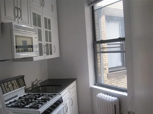 Rented by RC Realty Group of New York Inc | media 30