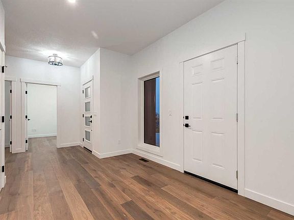 3rd image of 232 W Red Tail Rdg SE