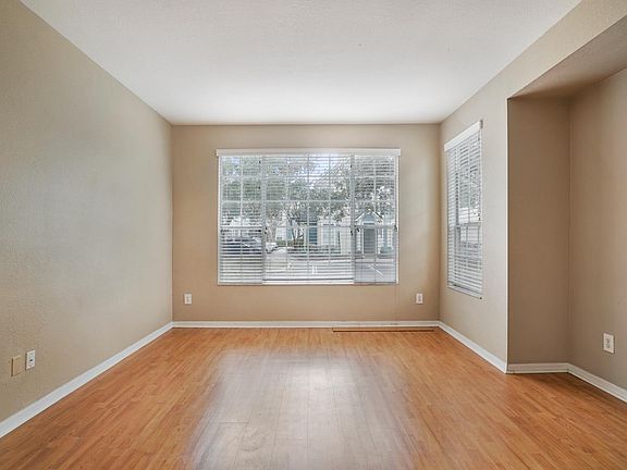 4th image of 13703 N Richmond Park Dr #1502