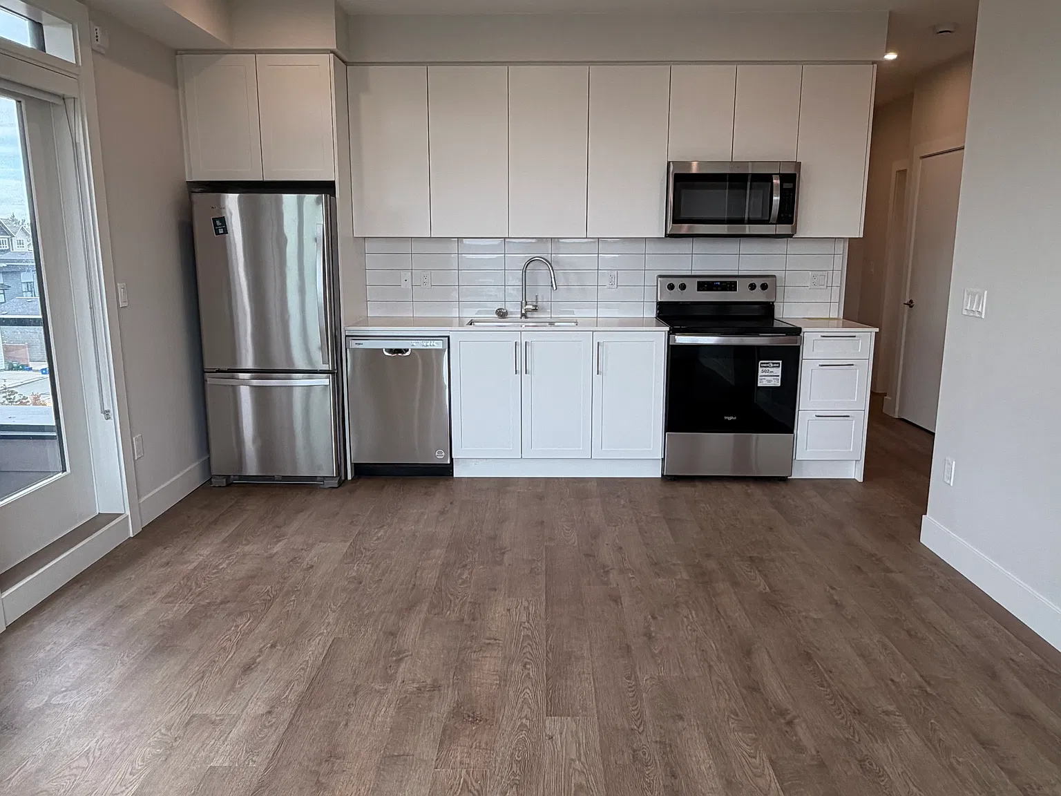 2 bed, 786 sqft, $2,600 — Photo 3