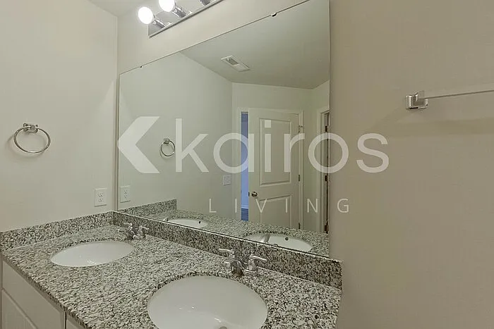 2537 Provence Dr SE — Photo 21