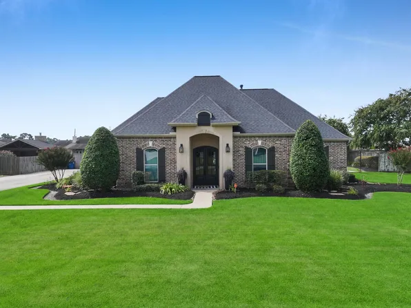 613 Continental Dr, Bridge City, TX 77611