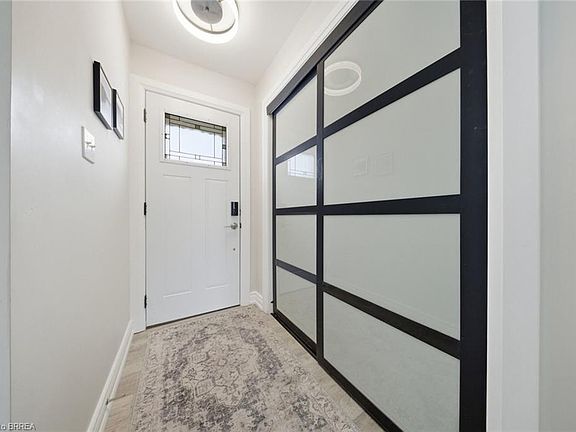 3rd image of 19 Hiram Rd