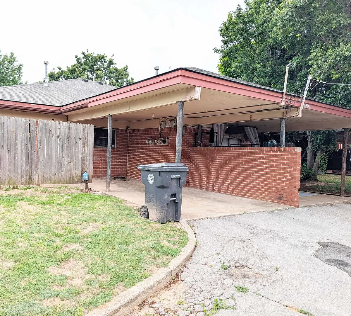 Building Photo - 6601-6605 NW 30th Ter