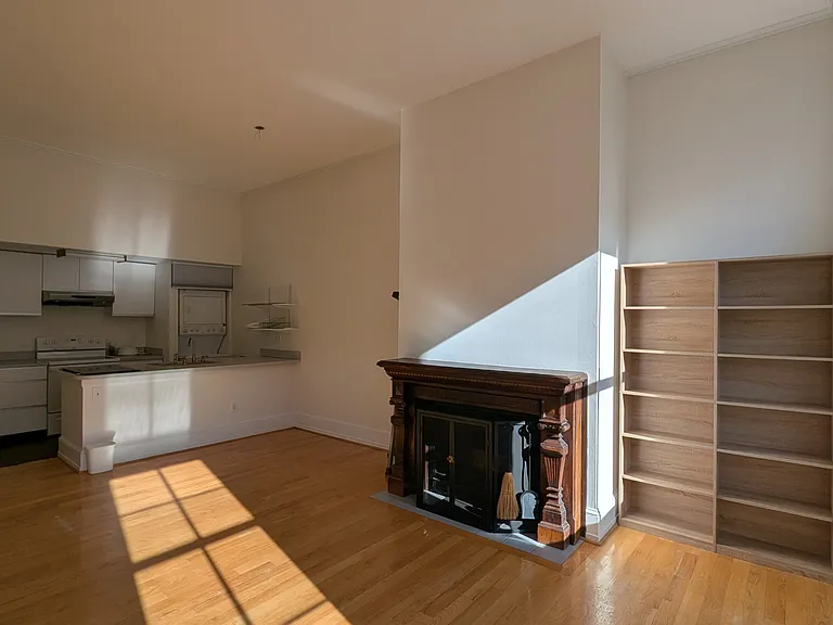 1503 Green St #4 — Photo 3