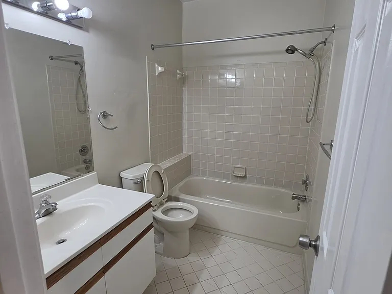 10838 Antigua Ter — Photo 7