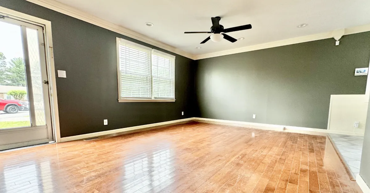 2 bed, 1.0 bath, 1000 sqft, $1,700 — Photo 3