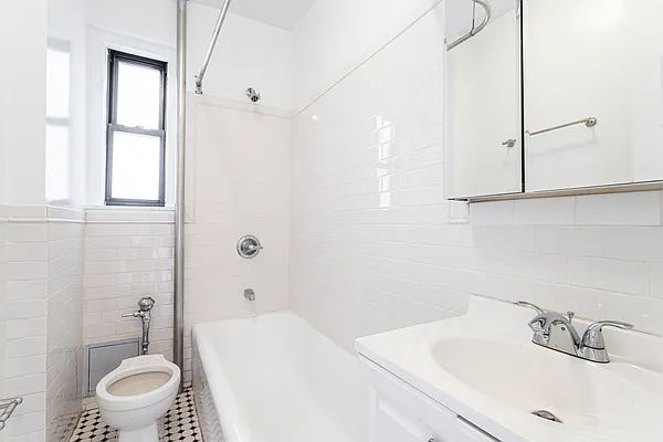 Rented by Anchor Associates | media 14