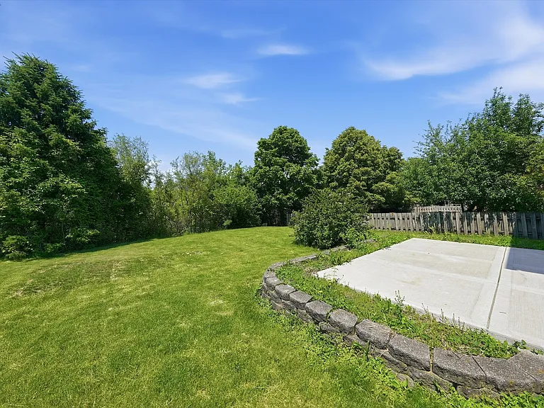 21854 W Kentwood Dr — Photo 25