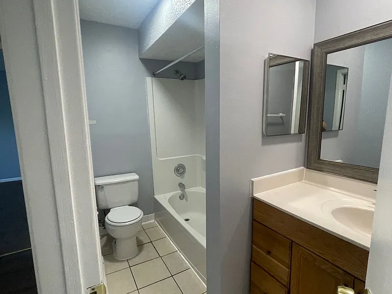 2200 Lewis Ave #204 — Photo 5