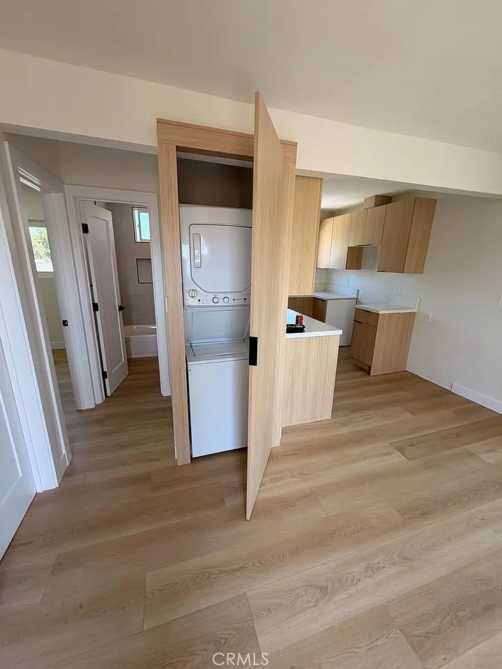 2 bed, 650 sqft, $2,875 — Photo 2