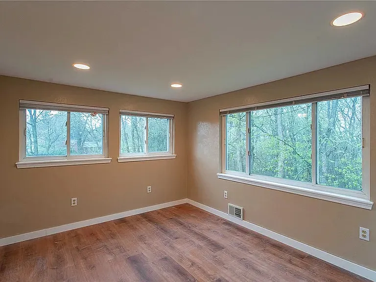 194 Woodridge Dr — Photo 4