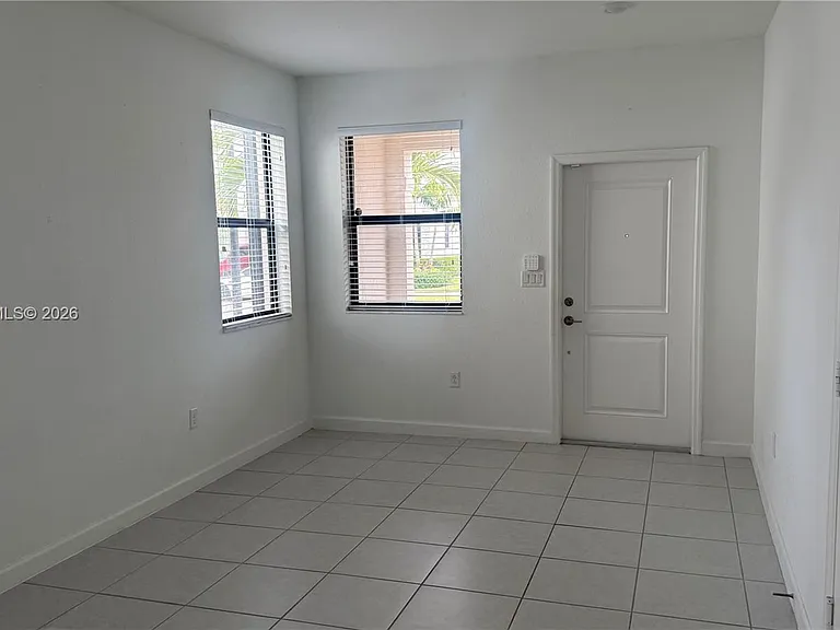 11945 SW 245th Ter — Photo 7
