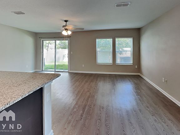 4th image of 752 Henley Ct