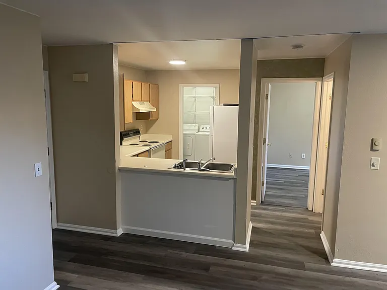 4531 Boardwalk Dr #Y — Photo 5