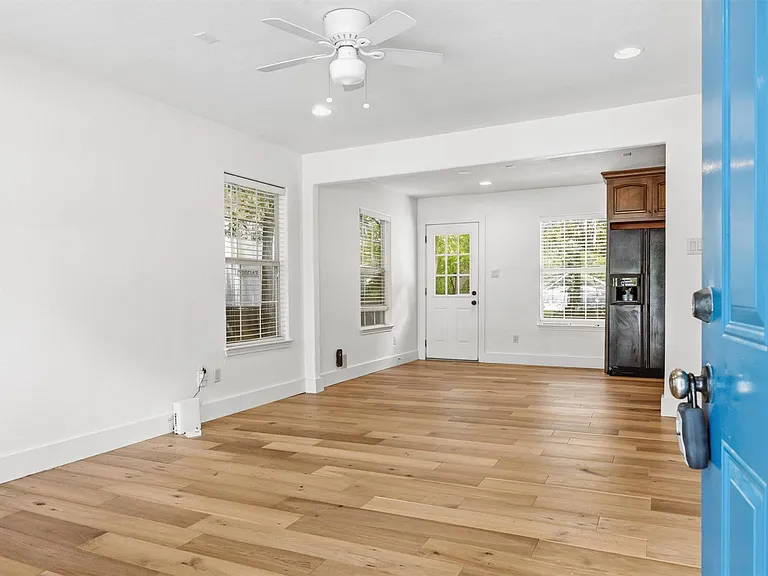 6802 Villita Avenida St — Photo 4