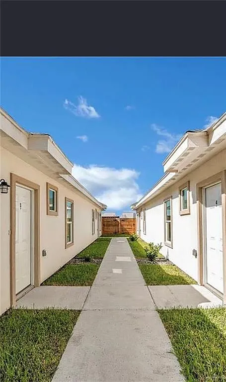 Building Photo - 1303 Marcela Dr #4