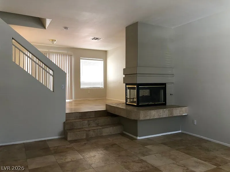 3 bed, 2.5 bath, 1508 sqft, $2,020 — Photo 3