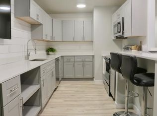 203 S 6th St #7CC5Z94F2, Champaign, IL 61820