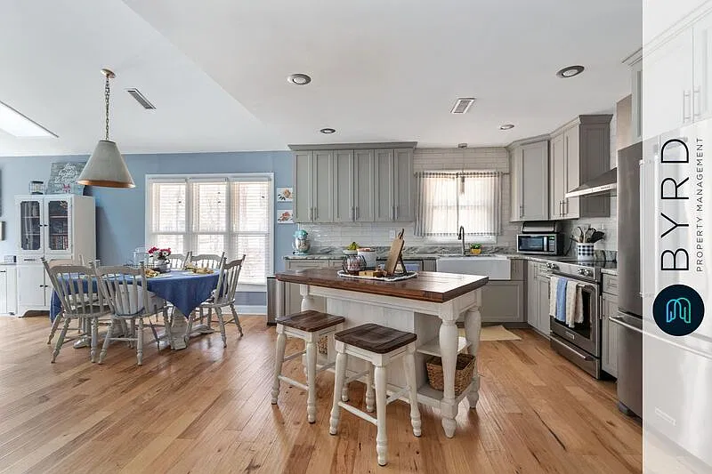 4 bed, 2.0 bath, 1494 sqft, $2,950 — Photo 3