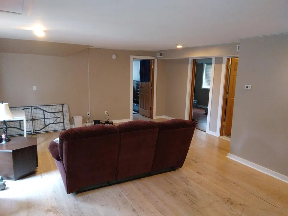 350 W 5th St