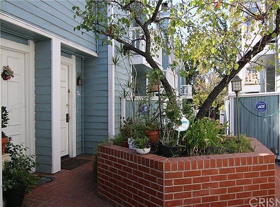 2nd image of 4420 Tujunga Ave Unit 7