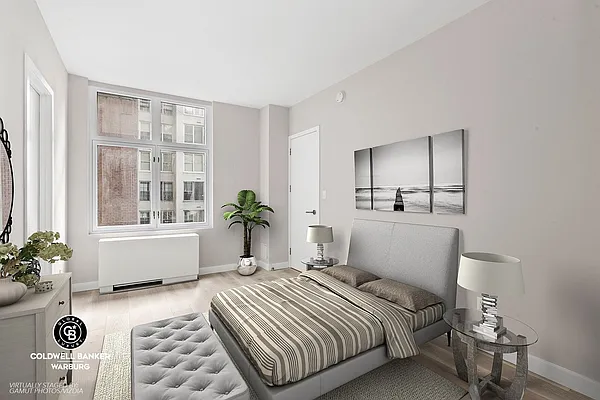 Rented by Coldwell Banker Warburg | media 11