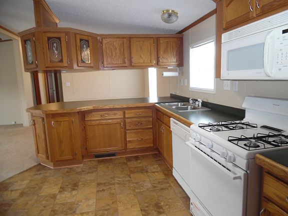 4th image of 28393 Sycamore Dr #261