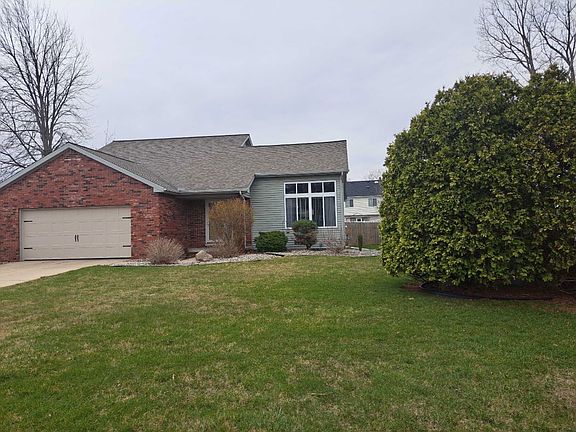 3rd image of 1510 Newcastle Dr