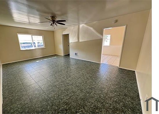 3rd image of 3275 Palm Ave