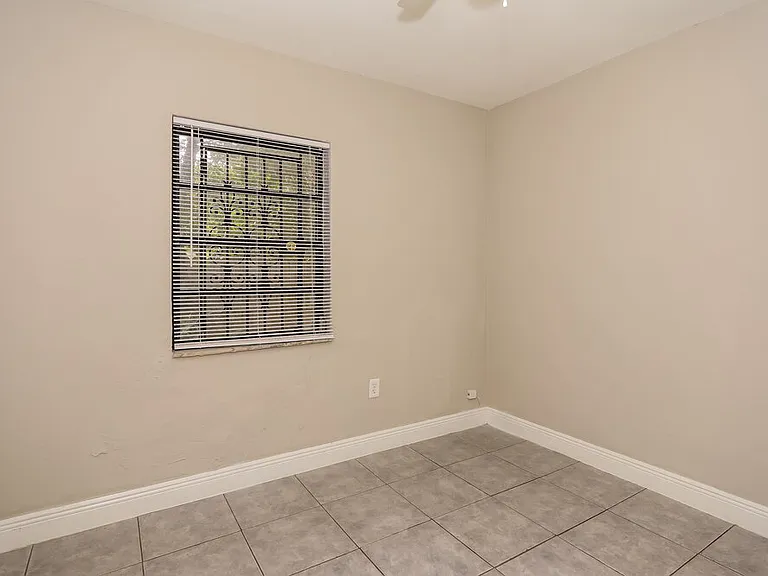 15420 NW 27th Pl — Photo 21