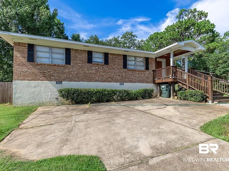 7099 Pinehill Rd — Photo 2