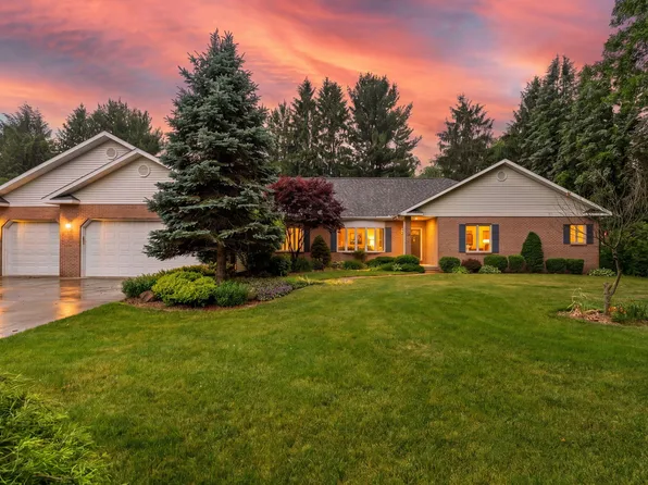 203 S Fieldstone Dr, La Porte, IN 46350