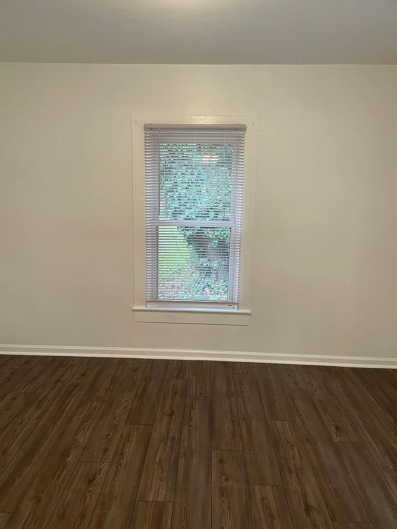 Adorable 1BR Home with Office/Den — Photo 4